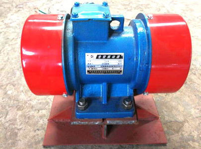 又可稱(chēng)為振動(dòng)器，振打器，倉(cāng)壁震打器，三相附著式振動(dòng)器，料倉(cāng)防閉塞，除塵振打器